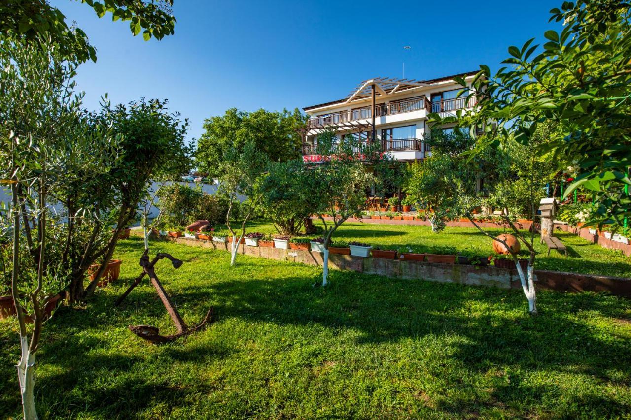 Cherry Villa Sozopol Bagian luar foto